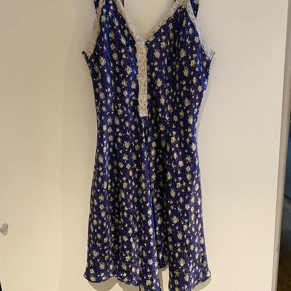 Vintage satin nightgown - Picture 1 of 8